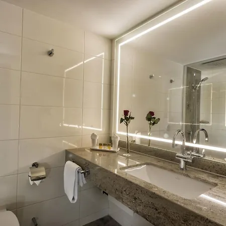 Ξενοδοχείο Maritim 4*